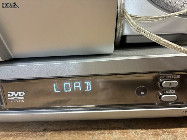 Lot 60 - philips dvd speler en luidsprekers - afbeelding 4 van  4