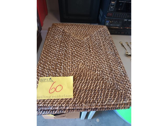 Lot 60 - placemats. 6 stuks - afbeelding 1 van  2