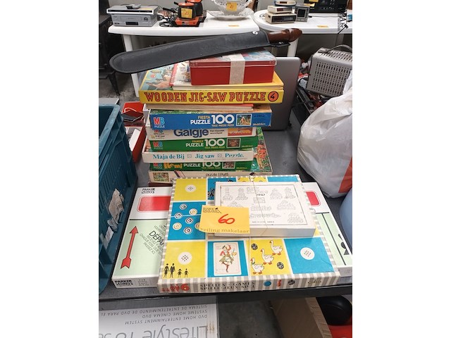 Lot 60 - puzzels en gezelschapsspellen - 12 stuks - afbeelding 1 van  6