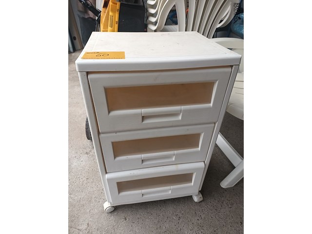 Lot 60 - pvc ladekast op wielen - afbeelding 1 van  4