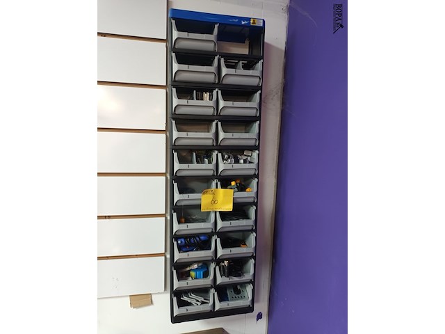 Lot 60 - pvc sorteertoren met inhoud - afbeelding 1 van  6