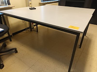 Lot 60 - rechthoekige werktafel. 2 stuks - afbeelding 2 van  3