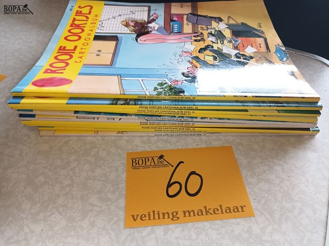 Lot 60 - rooie oortjes cartoonalbum. 10 stuks - afbeelding 1 van  5