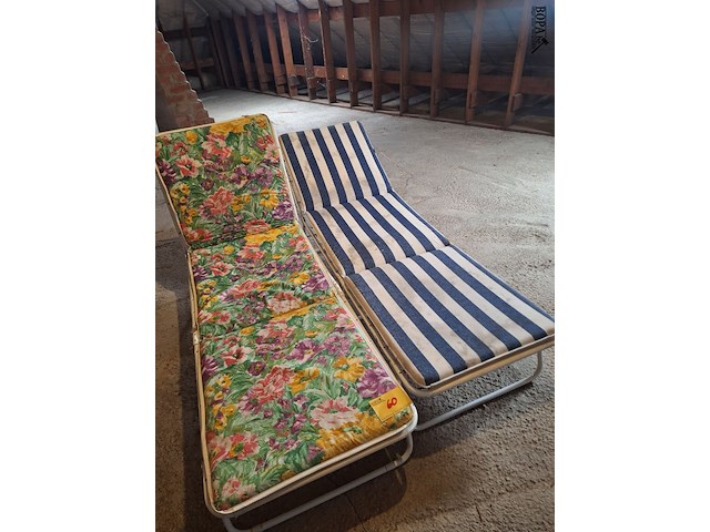 Lot 60 - tuinbed. 2 stuks - afbeelding 1 van  4