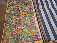 Lot 60 - tuinbed. 2 stuks - afbeelding 4 van  4