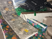 Lot 60 - tuinzetels met kussens - afbeelding 1 van  2