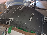 Lot 60 - tuinzetels met kussens - afbeelding 2 van  2