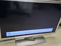 Lot 60 - tv phillips met afstandsbediening 40 inch - afbeelding 2 van  6