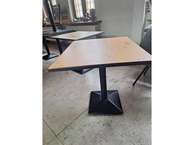 Lot 60 - vierkante horeca tafels. 10 stuks - afbeelding 1 van  3