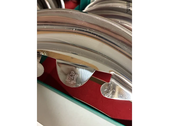 Lot 60 - vintage roestvrijstalen visgraatbakjes en onderzetters - afbeelding 6 van  7