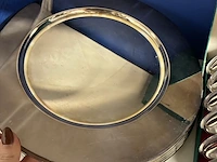 Lot 60 - vintage roestvrijstalen visgraatbakjes en onderzetters - afbeelding 7 van  7