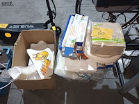 Lot 60 - voedselverpakking - afbeelding 1 van  4