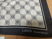 Lot 60 - zijden sjaal laura biagiotti - afbeelding 3 van  3