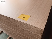 Lot 600 - melamine panelen. 69 stuks - afbeelding 4 van  4