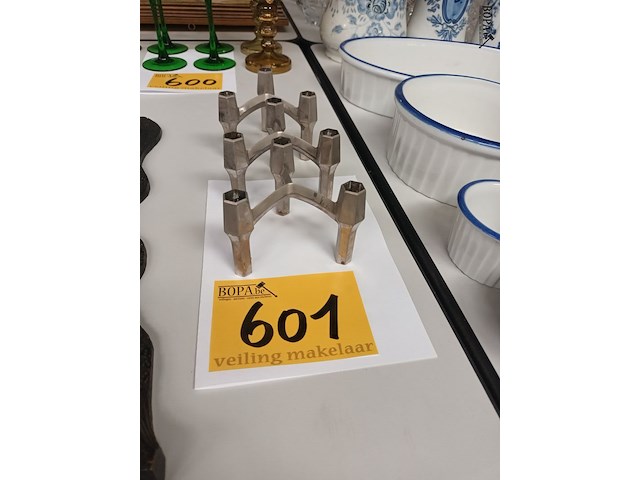 Lot 601 - kandelaars design stijl nagel. 3 stuks - afbeelding 1 van  3