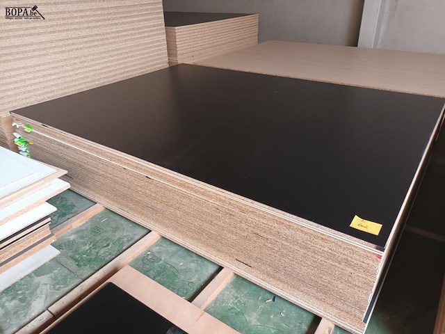 Lot 602 - melamine panelen. 29 stuks - afbeelding 1 van  3