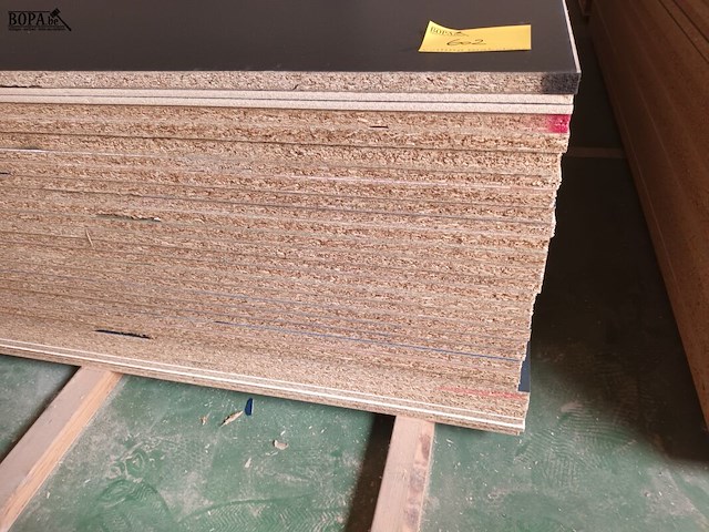 Lot 602 - melamine panelen. 29 stuks - afbeelding 2 van  3
