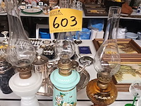Lot 603 - antieke olielampen. 3 stuks - afbeelding 1 van  3