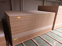 Lot 604 - melamine panelen. 72 stuks - afbeelding 1 van  4