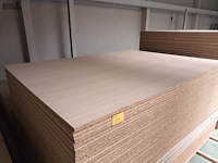 Lot 604 - melamine panelen. 72 stuks - afbeelding 2 van  4
