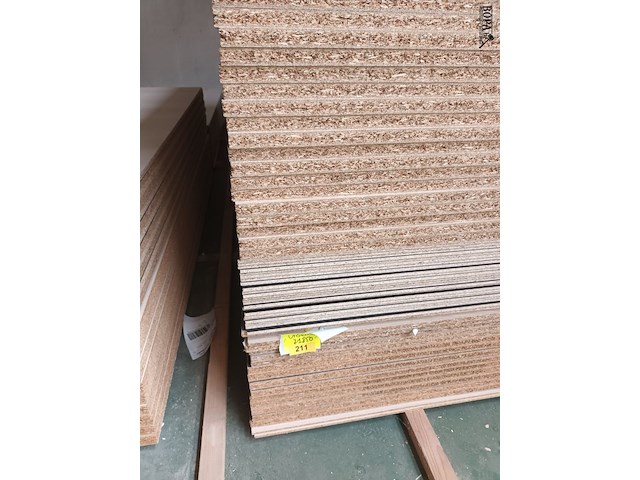 Lot 604 - melamine panelen. 72 stuks - afbeelding 3 van  4