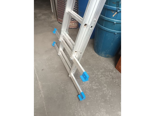 Lot 61 - aluminium ladder - afbeelding 2 van  5