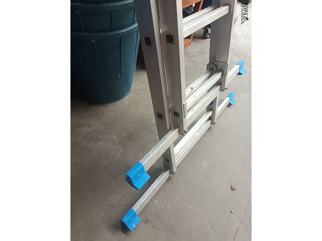 Lot 61 - aluminium ladder - afbeelding 3 van  5
