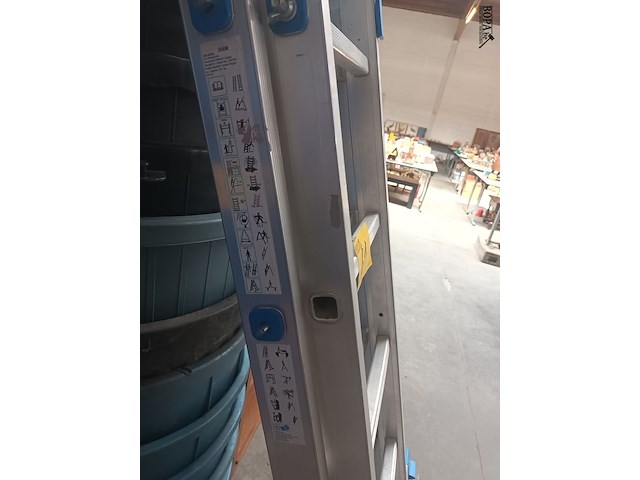 Lot 61 - aluminium ladder - afbeelding 4 van  5