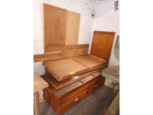 Lot 61 - antieke kast - afbeelding 1 van  3