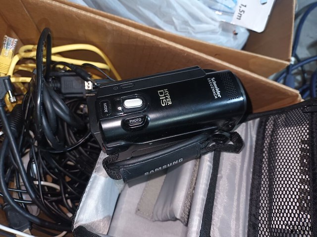 Lot 61 - audio en video kabels en camera - afbeelding 4 van  7