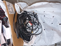 Lot 61 - audio en video kabels en camera - afbeelding 7 van  7