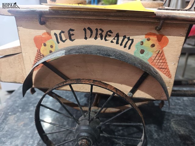 Lot 61 - decoratieve ijsventer bakfiets - afbeelding 6 van  6