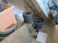 Lot 61 - diverse bloempotten - afbeelding 3 van  4