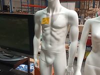 Lot 61 - etalagepop - afbeelding 1 van  2