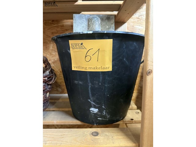 Lot 61 - gereedschap voor metselwerk en andere bouwwerken - afbeelding 1 van  3