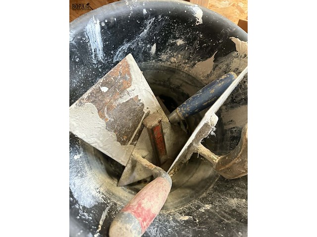 Lot 61 - gereedschap voor metselwerk en andere bouwwerken - afbeelding 2 van  3