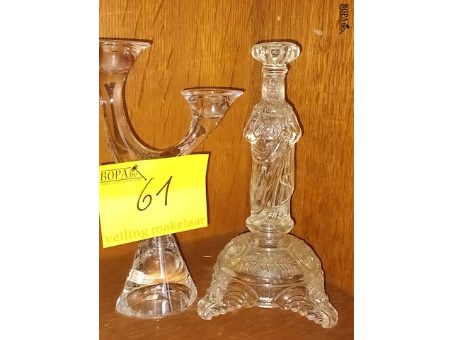 Lot 61 - kandelaar in glas. 2 stuks - afbeelding 1 van  3