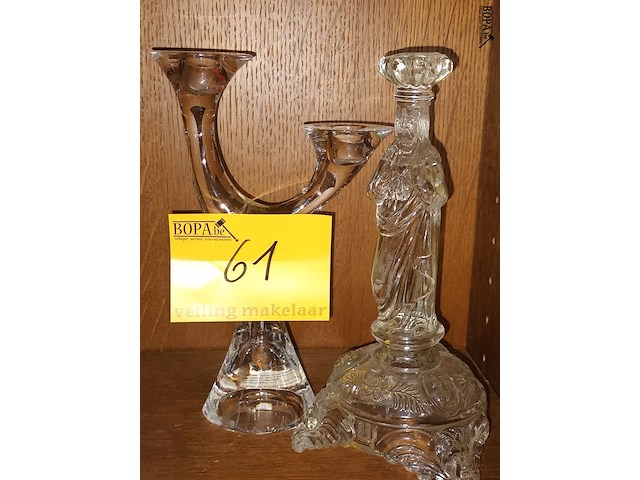 Lot 61 - kandelaar in glas. 2 stuks - afbeelding 2 van  3