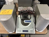 Lot 61 - kenwood cd-player - afbeelding 1 van  4