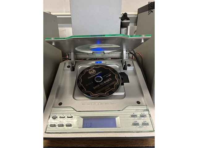 Lot 61 - kenwood cd-player - afbeelding 4 van  4
