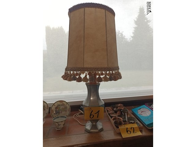 Lot 61 - lampedaire - afbeelding 1 van  3