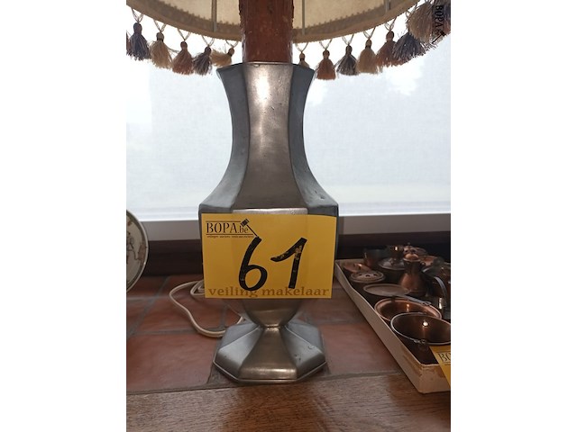 Lot 61 - lampedaire - afbeelding 2 van  3