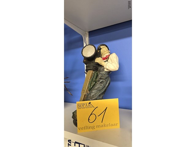 Lot 61 - laurel & hardy beeldjes 3 stuks - afbeelding 2 van  4