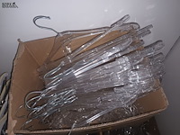 Lot 61 - lot kleerhangers - afbeelding 3 van  4
