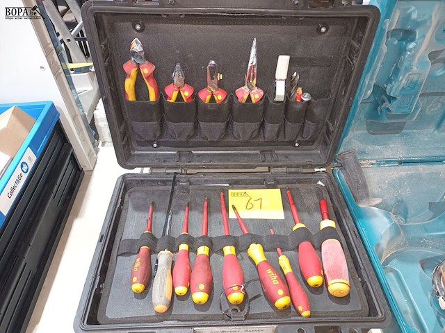 Lot 61 - materiaalkoffer wiha met inhoud - afbeelding 1 van  4