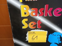 Lot 61 - mini basketball set - afbeelding 2 van  4