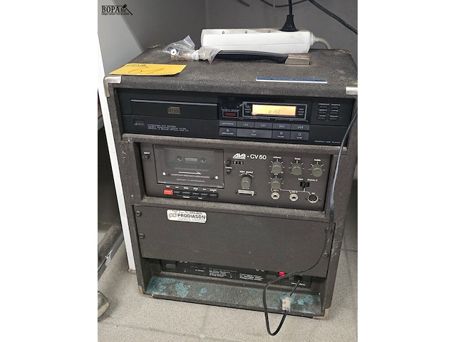 Lot 61 - muziekinstallatie cassette, cd en versterker - afbeelding 1 van  6