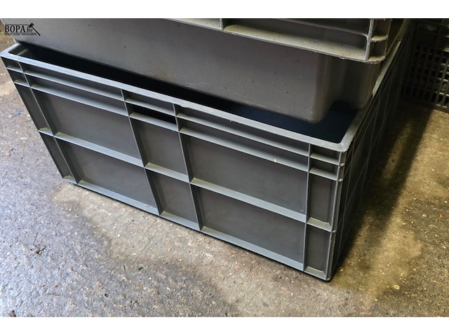 Lot 61 - plastiek bakken zware uitvoering 6 stuks - afbeelding 2 van  5