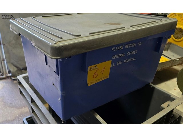 Lot 61 - plastiek bakken zware uitvoering 6 stuks - afbeelding 5 van  5