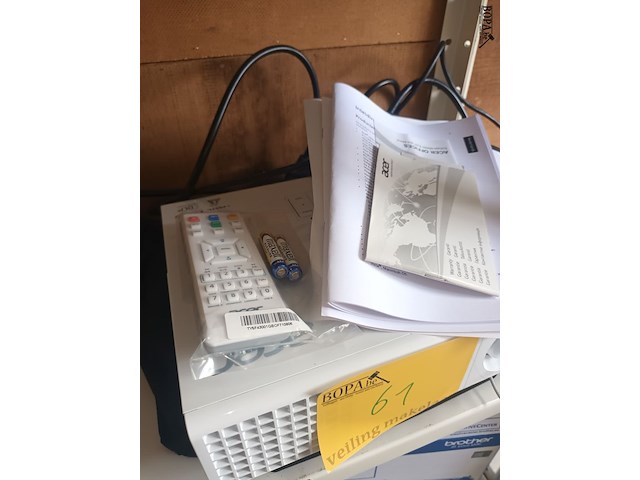 Lot 61 - projector acer - afbeelding 4 van  4